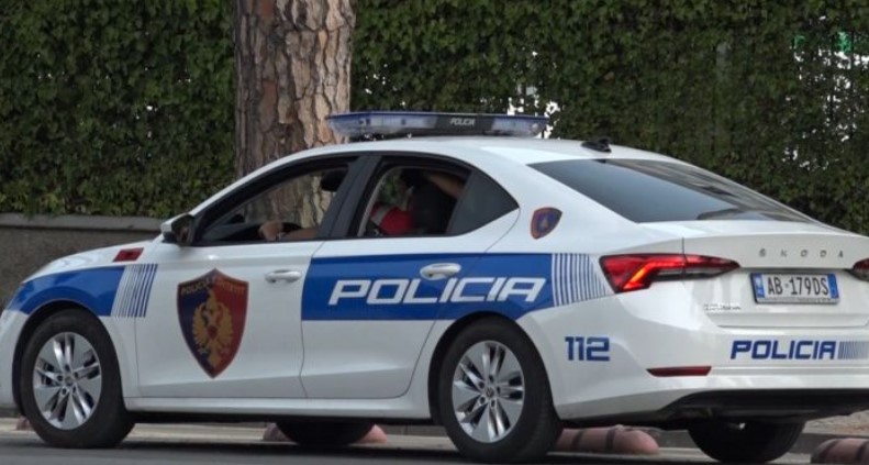 Rrahën dhe grabitën adoleshentin, arrestohet 23-vjeçari, një tjetër shpallet në kërkim