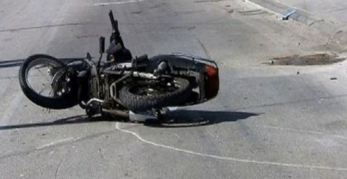 Tjetër aksident, makina përplas motorin, një i lënduar