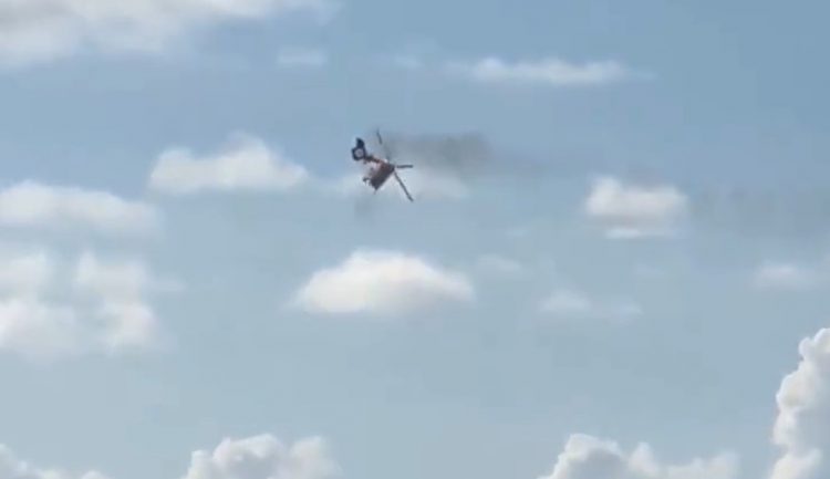 VIDEO/ Helikopteri bie mbi banesa në Florida