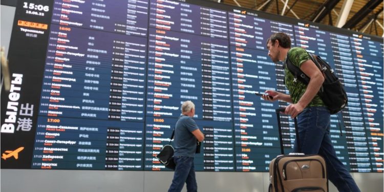 Mbyllen përkohësisht aeroportet kryesore të Moskës pas një sulmi me dron