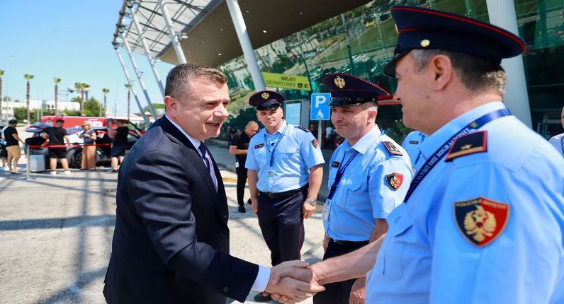 Balla në aeroportin “Nënë Tereza”: Një milion pasagjerë pritet të hyjnë dhe dalin nga Shqipëria në gusht