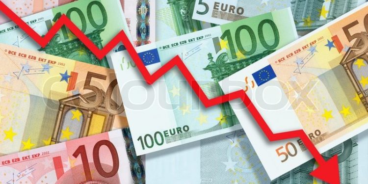 Këmbimi valutor 30 mars/ Me sa blihen e shiten dollari dhe euro, çfarë ndodh me monedhat e tjera