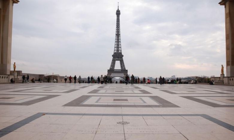 Alarm për bombë në Paris, evakuohet Kulla Eiffel