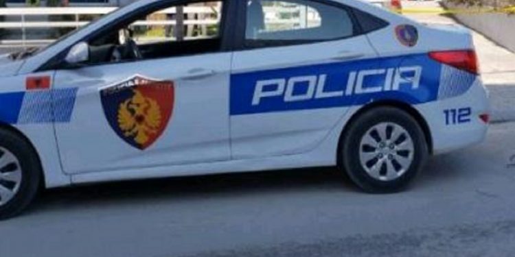 34-vjeçari me disa vjedhje këtë herë zgjedh xhaminë