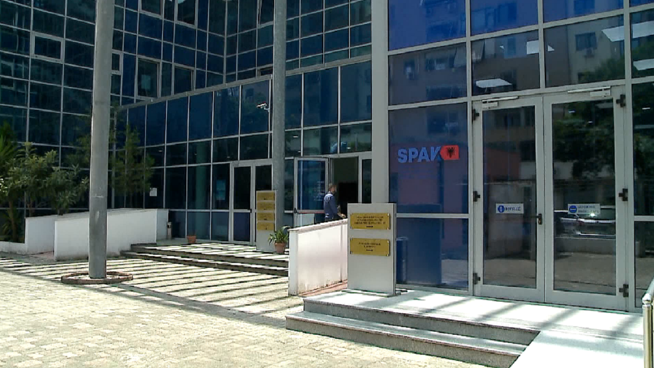 Kultivuan kanabis në fshatrat e Krujës me mbështetjen e policisë, SPAK dërgon për gjykim 13 persona