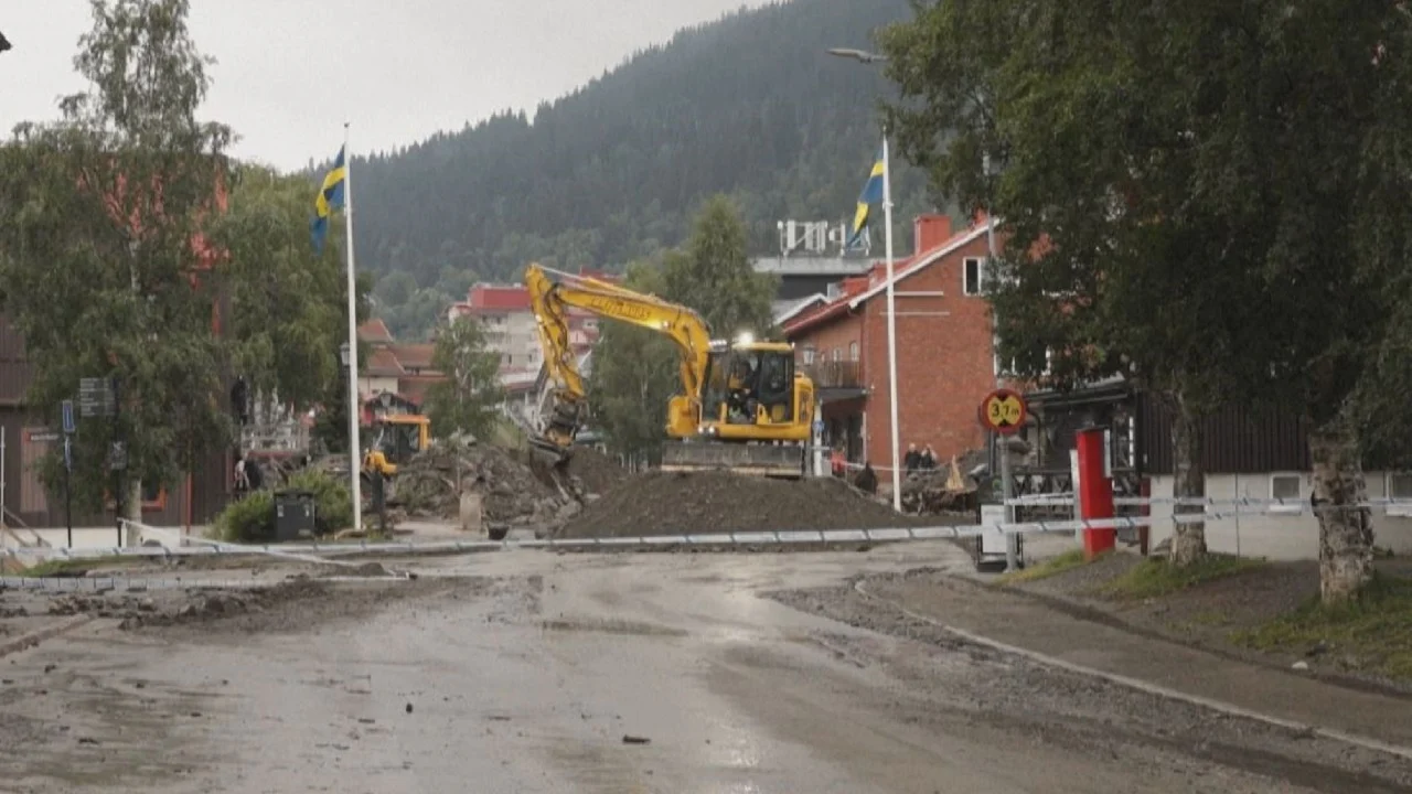 Mot i keq në Suedi! Stuhia rrëzon trenin, gjendja më e rëndë në 25 vitet e fundit