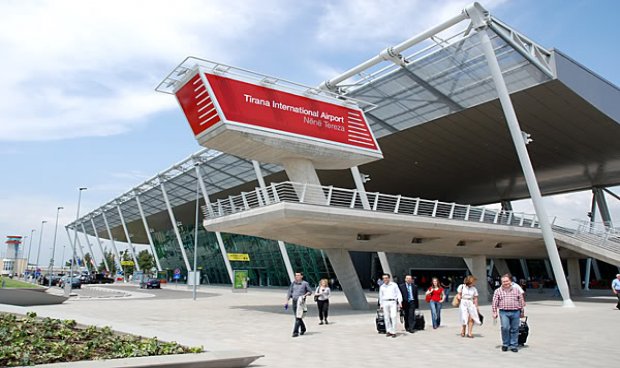 TIA: Nga sot deri më 10 shtator, paraqituni 3 orë para në aeroport për check-in