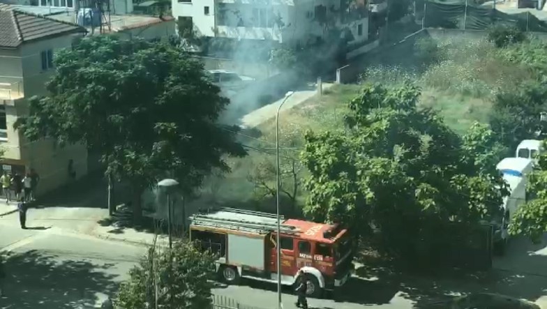 Zjarr në Kashar, shkak shkëndija elektrike në shtyllën e tensionit