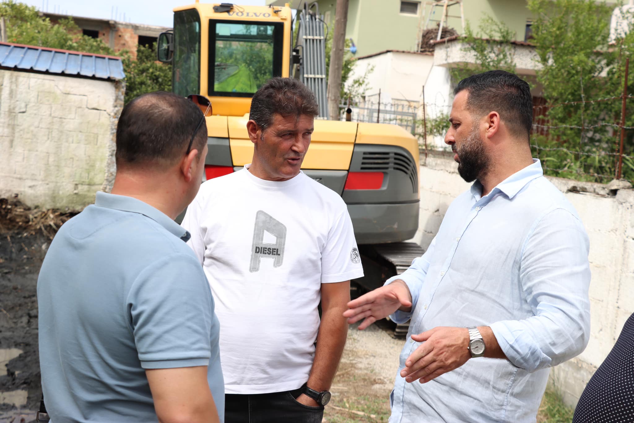 Investimet në lagjen nr.15 të Durrësit, deputeti Balla: Një vend më i sigurt dhe më i pastër për banorët (FOTO)