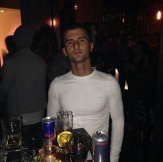 U vra në atentat në Vlorë, zbulohet e shkuara kriminale e viktimës. I akuzuar për vjedhje me pasojë vdekjen