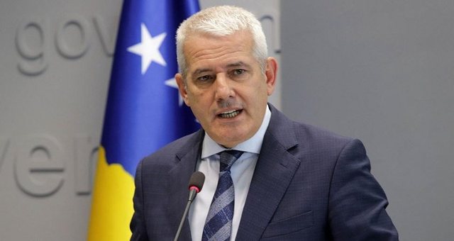 “Do arrestojmë Vuçiçin”, Sveçla: Po hyri në Kosovë pa leje, e presin prangat!