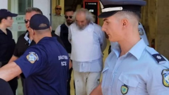 Vrau 39-vjeçarin shqiptar pas sherrit për parkimin, i moshuari grek del nga gjykata i veshur me antiplumb