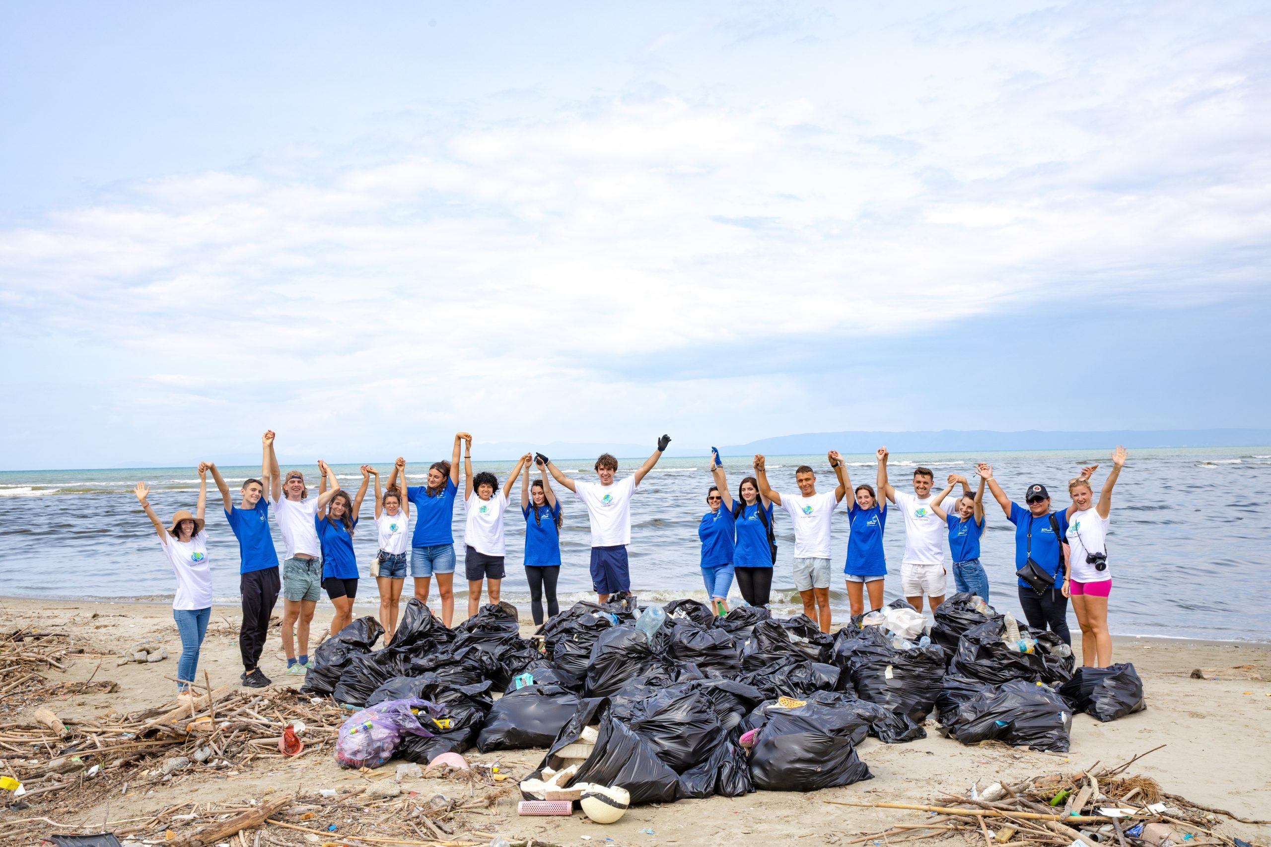 Aksioni i radhës për pastrimin e lumit Ishëm, River Cleanup Albania-s i bashkohen Planetmatters dhe deputetët Çyrbja dhe Balla