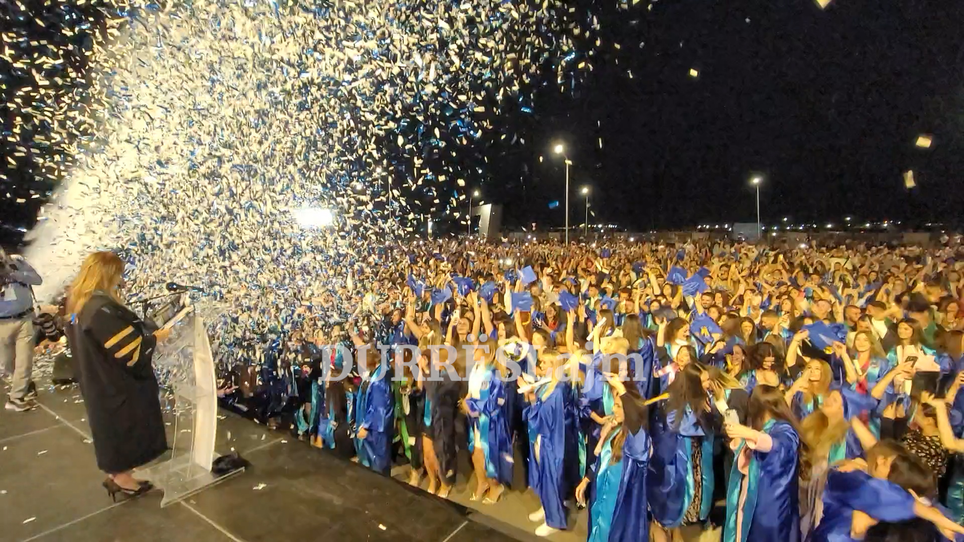 Ceremonia e diplomimit të 1500 studentëve të UAMD-së, kush janë 5 ekselentët e këtij viti (FOTO & VIDEO)