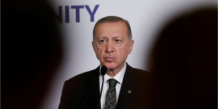 Erdogan akuzon BE-në se po distancohet nga Turqia