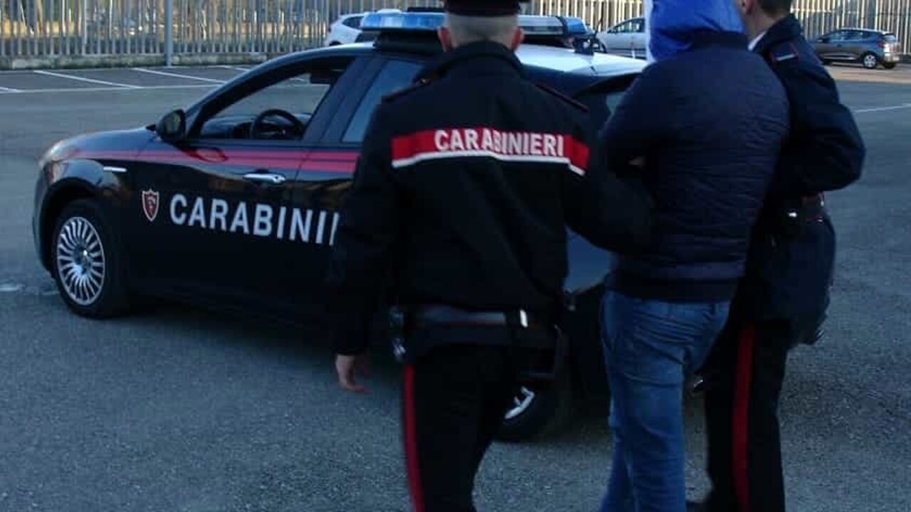 Në kërkim për tentativë vrasjeje, arrestohet 27-vjeçari shqiptar në Itali