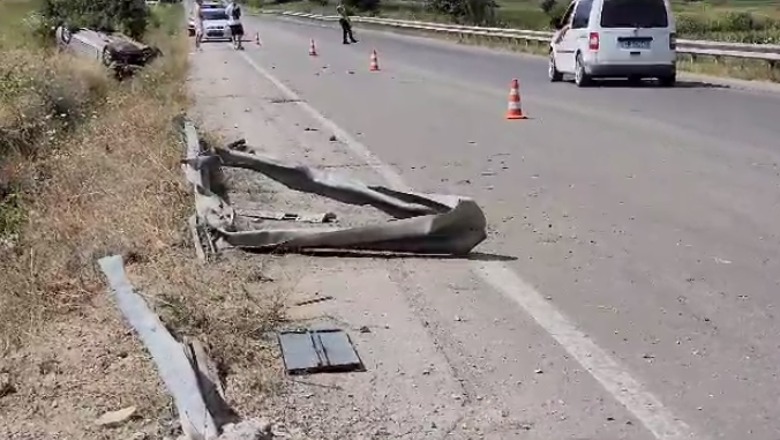 Aksident i rëndë, makina përplaset me furgonin, një i lënduar