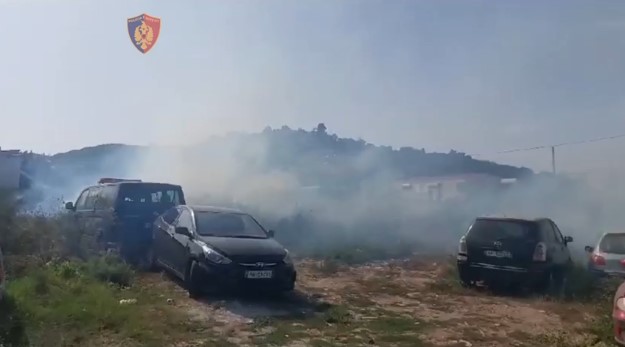 Ndezën zjarre të qëllimshme në Durrës dhe Kavajë, vihen në pranga autorët (VIDEO)