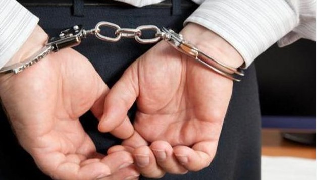 33-vjeçari i shpallur në kërkim zbret në portin e Durrësit, policia e pret me pranga