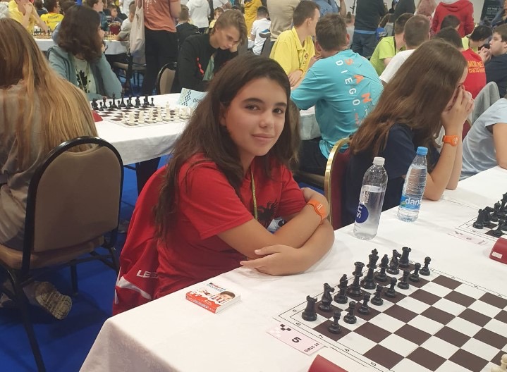 Shah/ 13-vjeçarja shqiptare shpallet kampione Europe