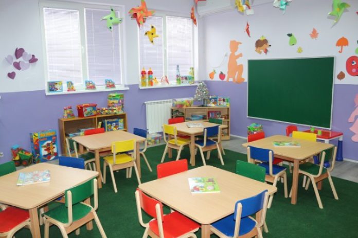 Fëmija humbi ndjenjat në çerdhe dhe ndërroi jetë rrugës për spital, policia: Si ndodhi ngjarja