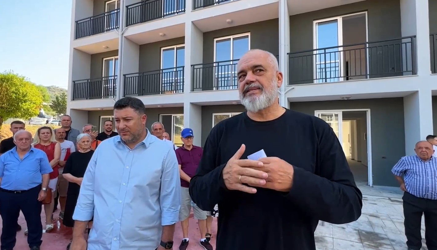 Rama në Marikaj, dorëzohen 102 apartamentet e reja për familjet që humbën shtëpitë nga tërmeti (VIDEO)