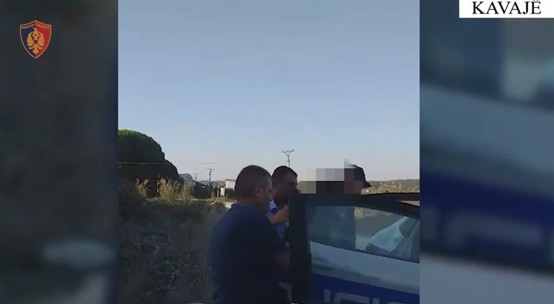 Fshihej në pyll, kapet 41-vjeçari i dënuar me 10 vjet burg për trafik njerëzish (VIDEO)
