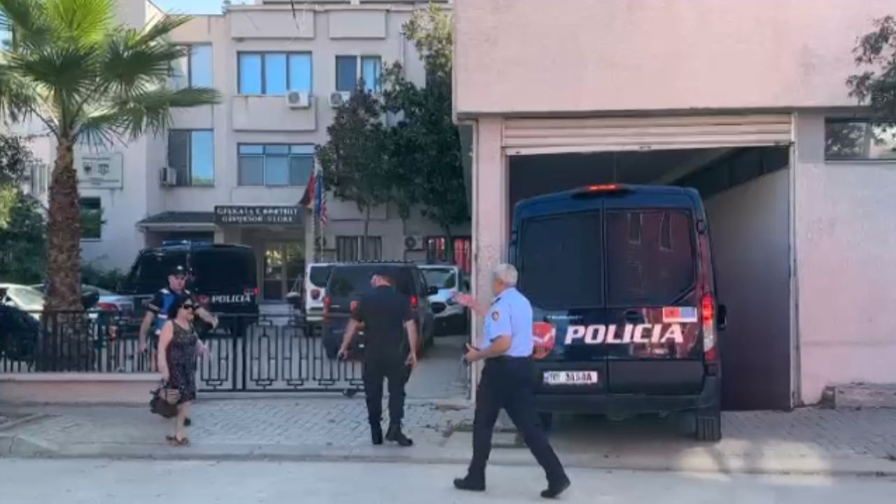 “Tempulli”/ Lihen në burg 13 persona në Vlorë, arrest shtëpie për 5 të tjerë