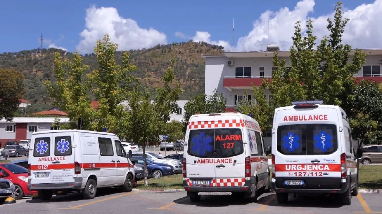 Pëson arrest kardiak teksa udhëtonte me makinë, humb jetën 70-vjeçari në Himarë