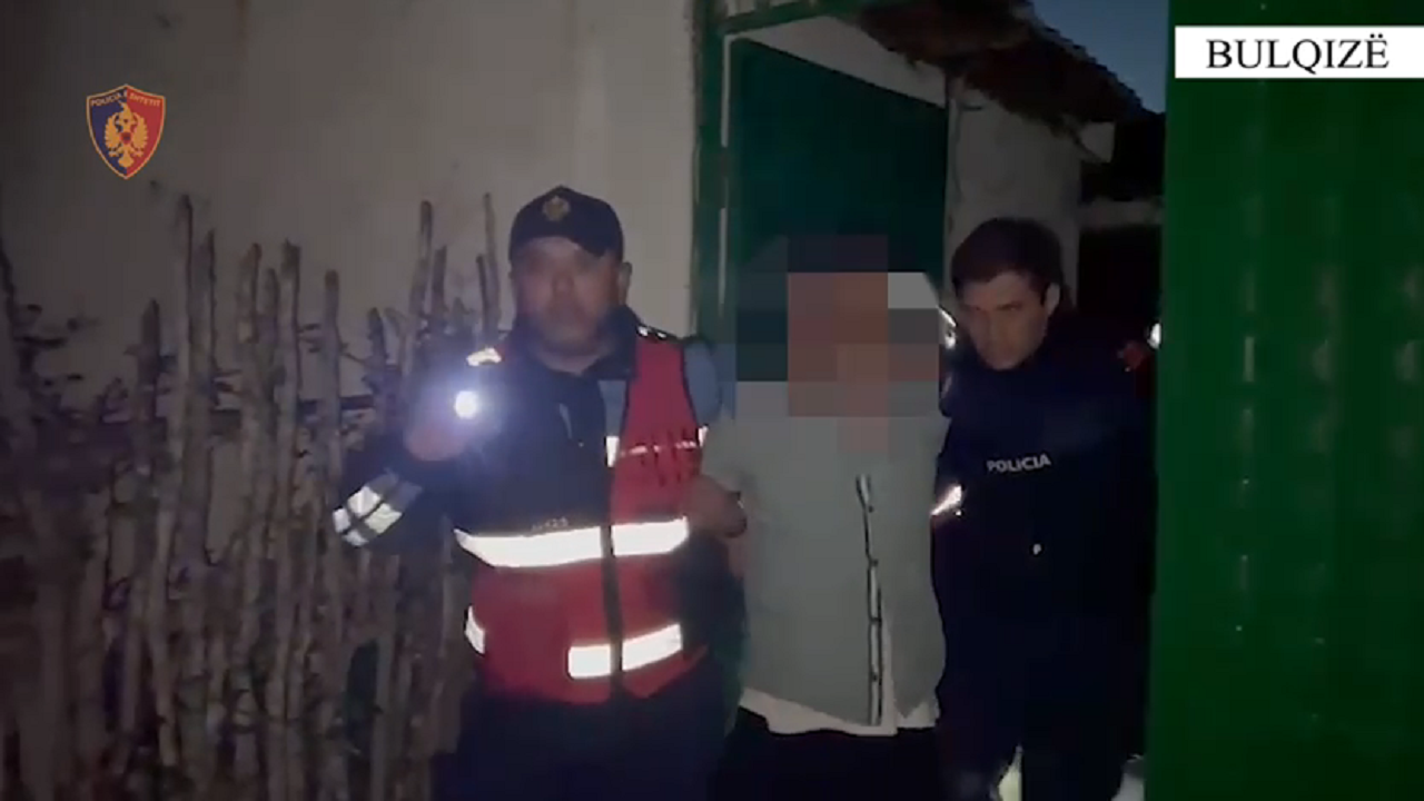 Në kërkim prej 5 vitesh, arrestohet 50-vjeçari i cili plagosi me thikë bashkëfshatarin