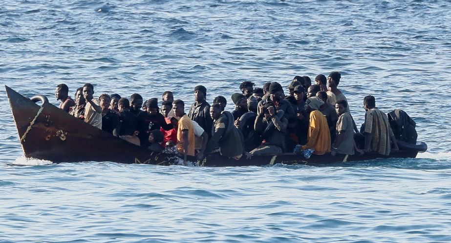 Tragjedi në brigjet italiane, gjendet e vdekur një foshnjë e porsalindur në një varkë me emigrantë