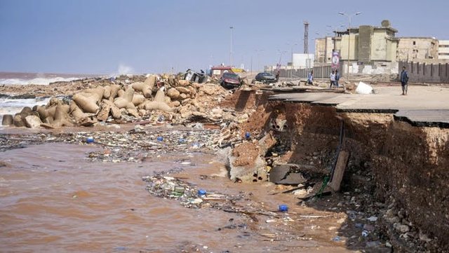 Bilanc i frikshëm, mijëra të zhdukur dhe viktima nga stuhia “Daniel” në Libi
