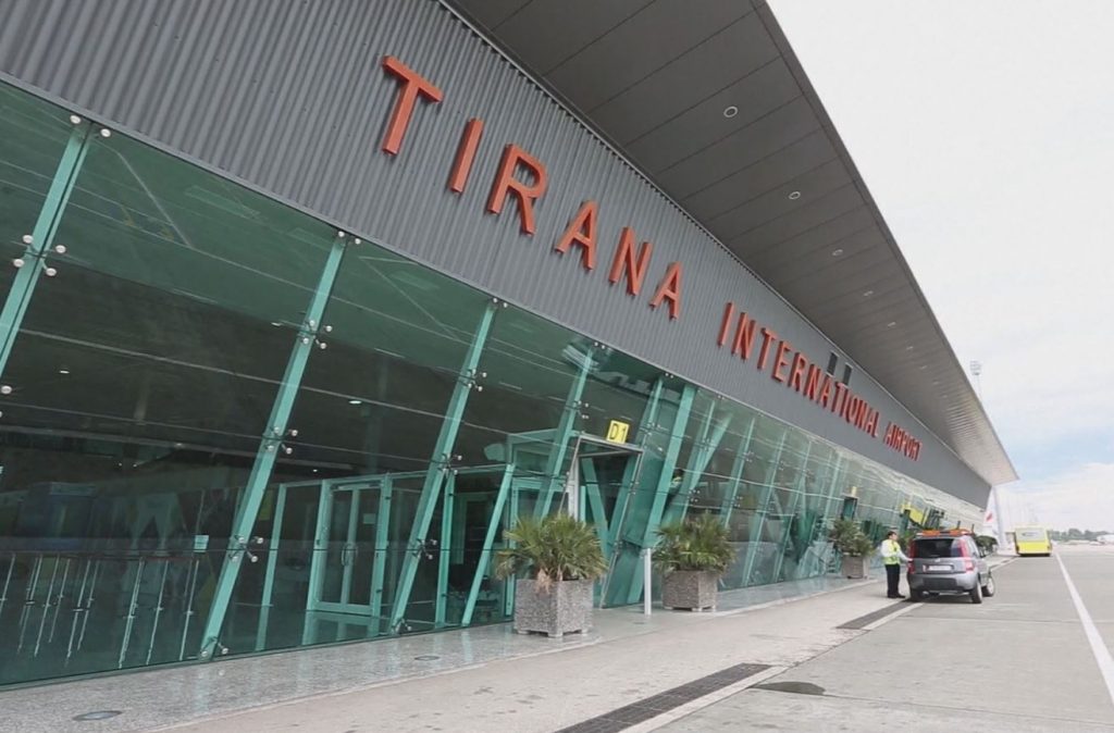 Aeroporti i Tiranës vendos rekord të ri pasagjerësh