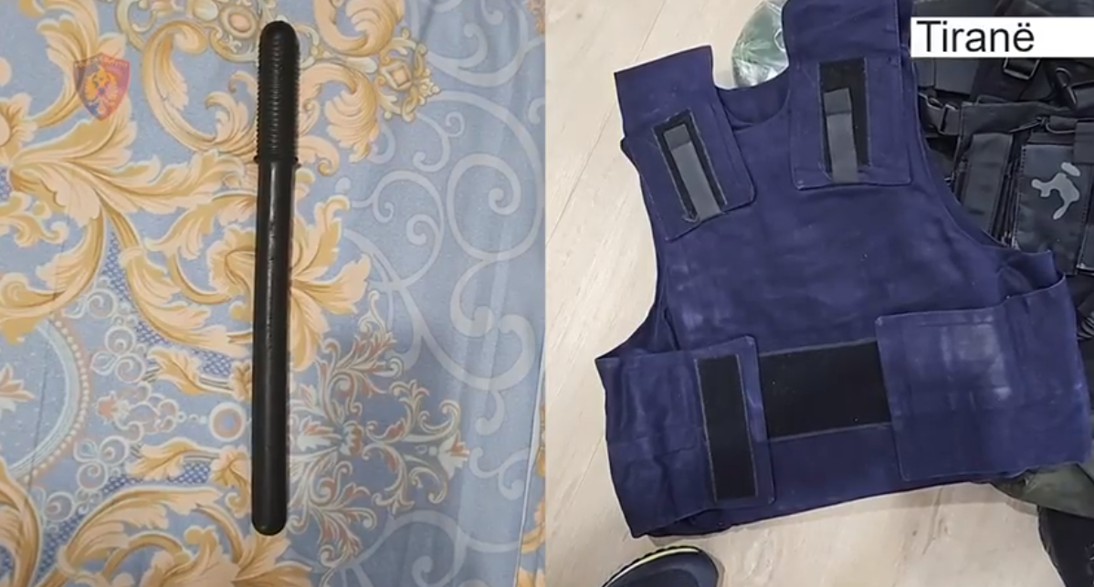 Goditi punonjësin e policisë dhe një tjetër person, arrestohet 29-vjeçari (VIDEO)