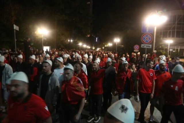 Të dashuruar pas Kombëtares, tifozët nuk e braktisin as në miqësore, ja sa bileta janë shitur