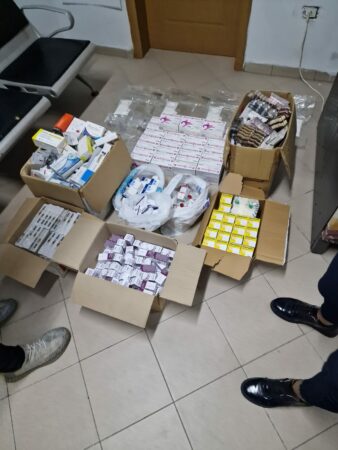 Sekuestrimi i ilaçeve të kontrabanduara me vlerë 50,000 euro, MSH apel qytetarëve: Tregoni kujdes! Mos blini medikamente pa pullë fiskale