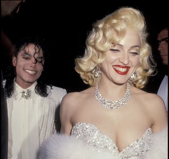 FOTO/ Madonna nderon Michael Jackson gjatë turneut të saj