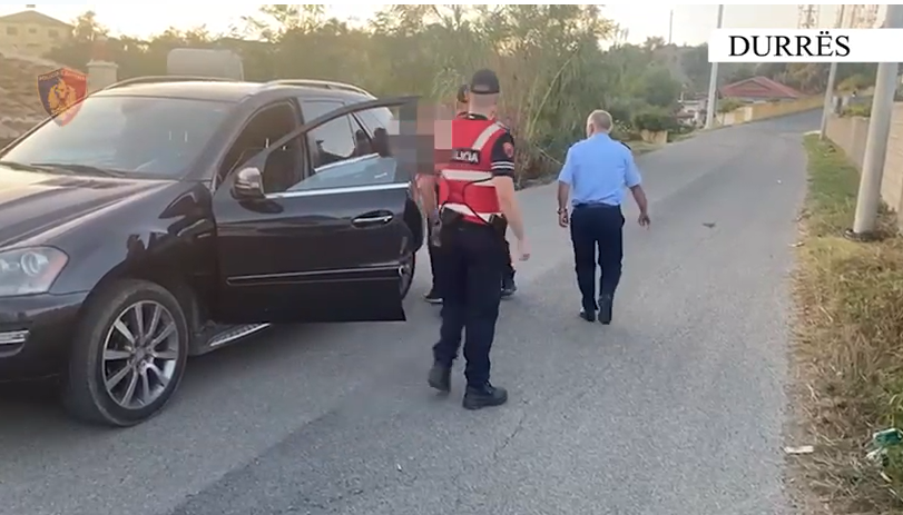 “Sinjalizimi”/ Si u kap 42-vjeçari në Ishëm me 26 kg kanabis në fuoristradë (VIDEO)