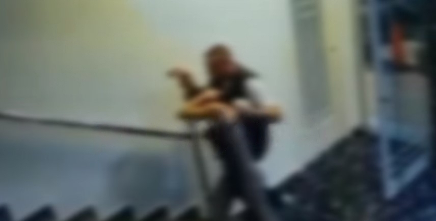 U drogua dhe përdhunua në grup, del videoja: Momenti kur 26-vjeçarja në Vlorë futet në hotel