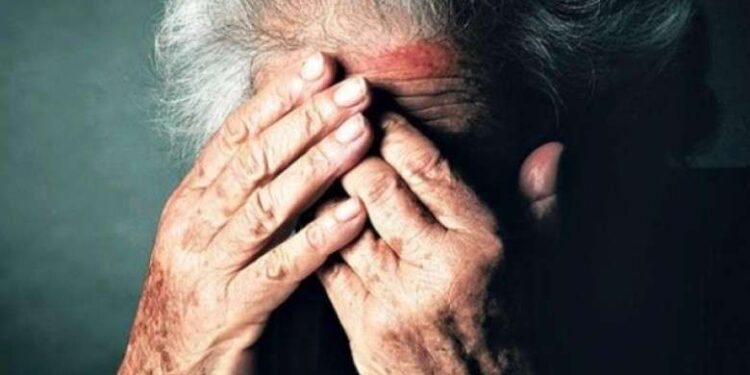 Nis hetimi për 39-vjeçaren, dyshohet se ka dhunuar vjehrrin e saj