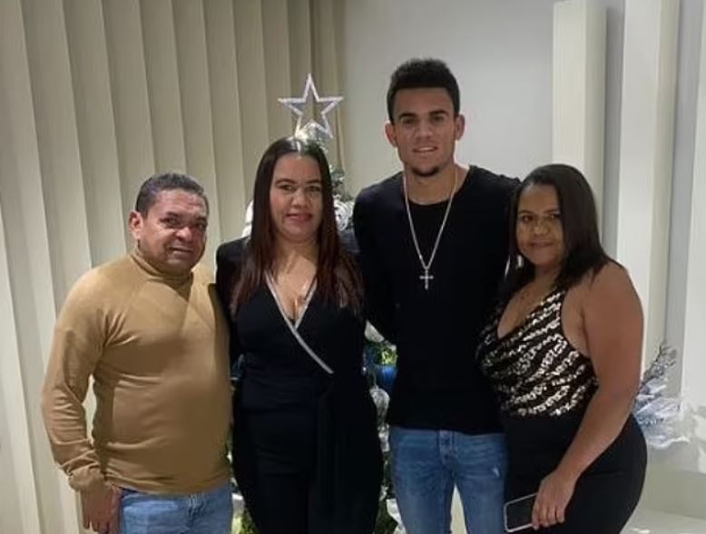 Merr fund makthi për sulmuesin e Liverpulit, policia liron të atin e futbollistit nga pengmarrësit pas shkëmbimit të…