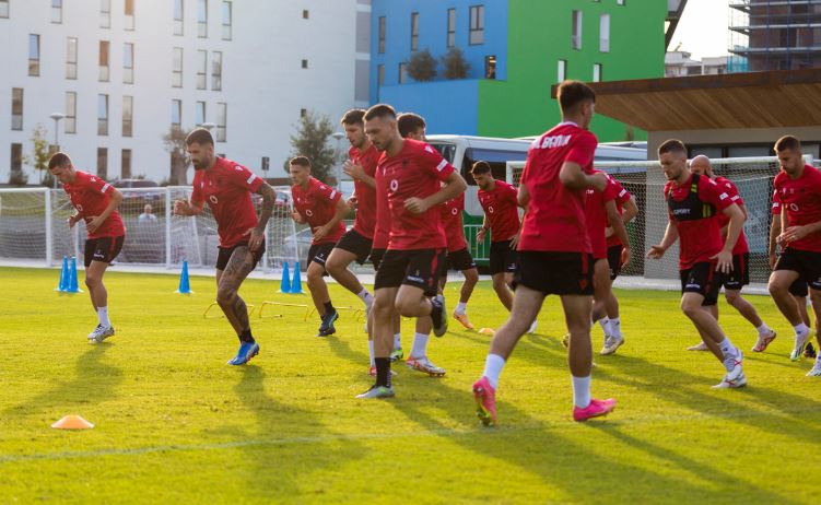 Ja si pritet të luajë Shqipëria kundër Çekisë