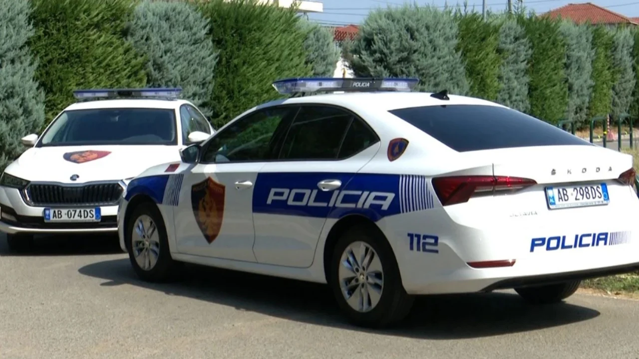 I dehur në timon, përplasi një automjet dhe u largua nga vendngjarja, arrestohet një 33-vjeçar