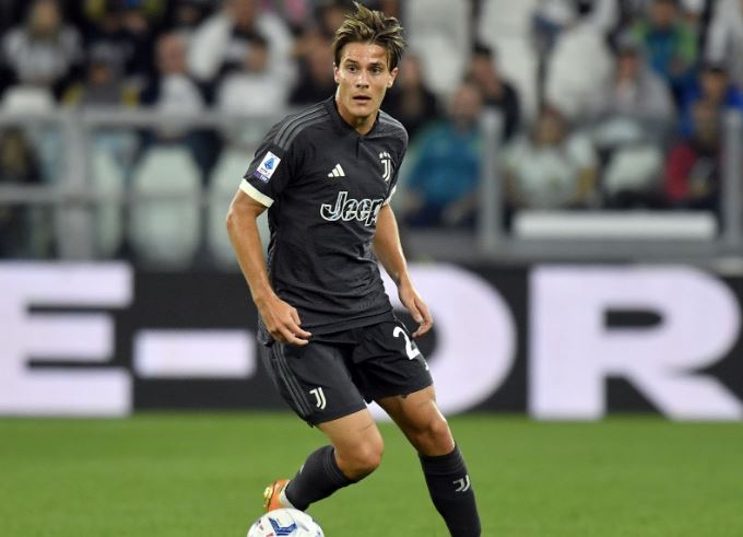 Lojtari i Juventusit nën hetim për baste ilegale