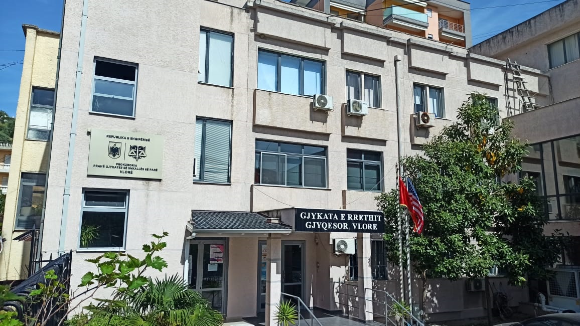 Përvetësuan mbi 13 mijë metra katror tokë, Prokuroria Vlorë sekuestron pasurinë me vlerë 2.7 mln euro, masë sigurie për motër e vëlla