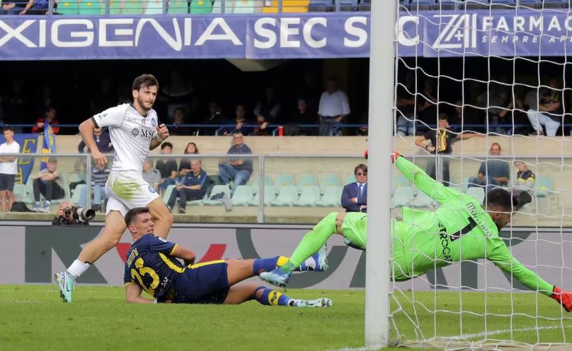 Tension i lartë në stadiumin e Veronës, anëtarit të stafit të Rudi Garcias i shkatërrojnë kompjuterin