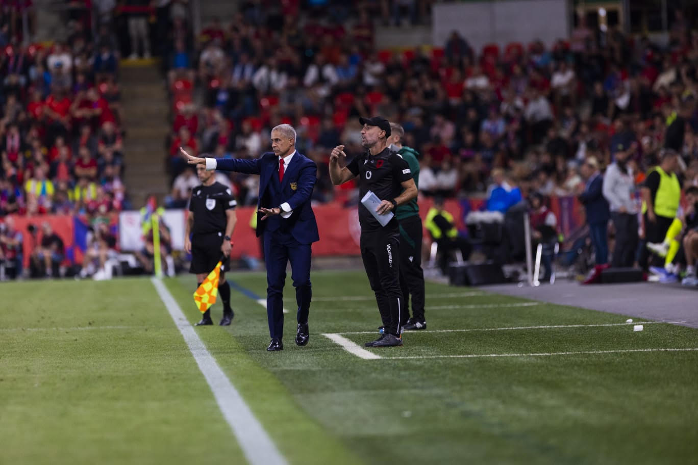 Sylvinho shkon në Spanjë, takohet me dy futbollistë të kombëtares, por jo me Uzunin