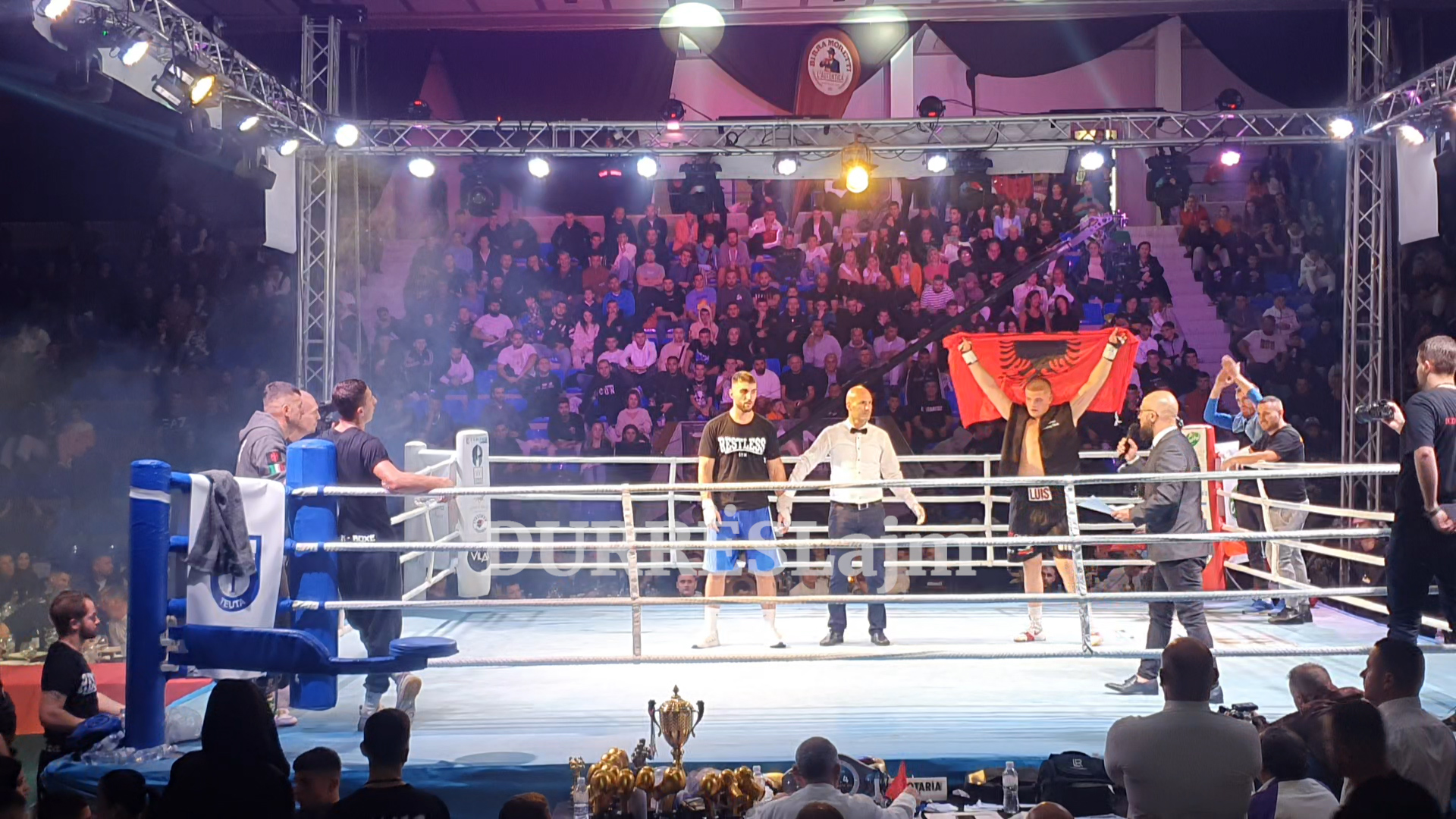 Turneu i boksit “Titans fights 4”, dyluftime të forta dhe emocione. Ylli: Durrësi, së shpejti qyteti mesdhetar i sportit (VIDEO)