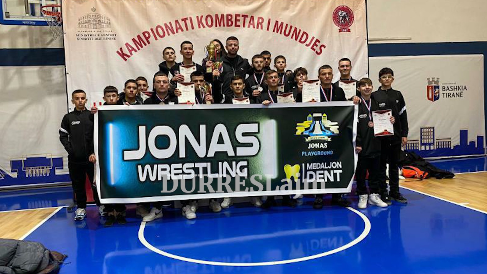 Ekipi nga Durrësi “Jonas Wrestling” fiton Kampionatin Kombëtar të Mundjes me moshat U-15 (FOTO)