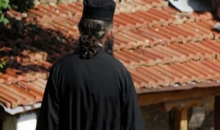 Greqi/ Prifti abuzonte seksualisht me vajzën e mitur të shokut të tij 